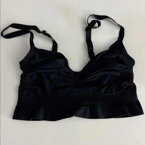 SKIMS Seamless Sculpt Bralette - Picture 4 of 8